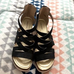 Maurice’s Strappy Platform Sandle Never Worn!